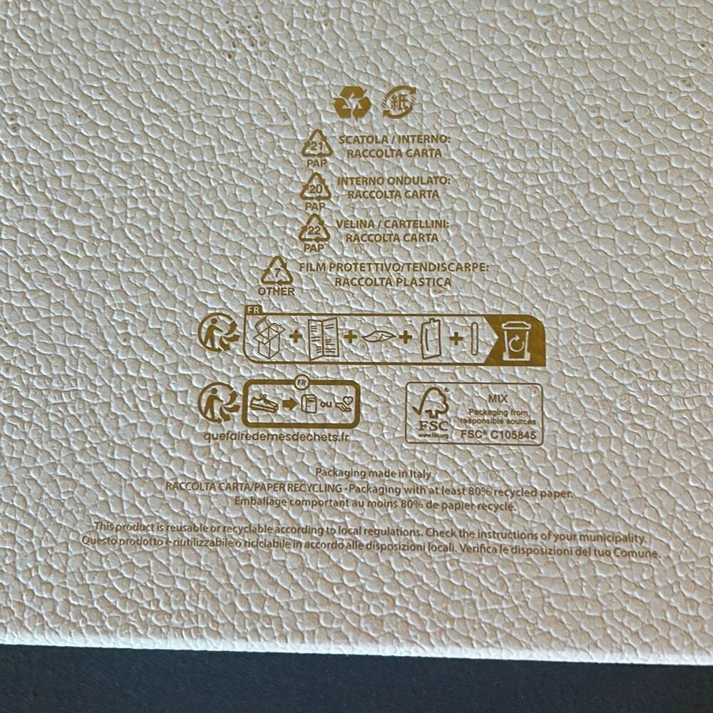 DIOR White Shoebox W/ Ribbon - Picture 3 of 4